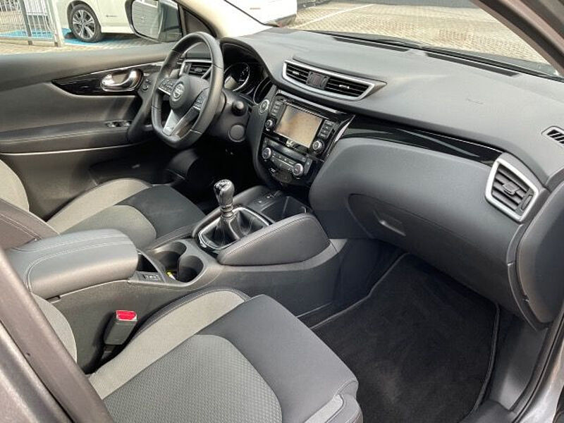 Nissan Qashqai 1.3DIG-T Zama Navi AVM-Kamera SH PGD 1.H