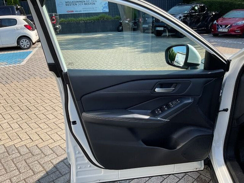 Nissan Qashqai 1.3MHEV N-Connecta Navi AVM-Kamera WP BP