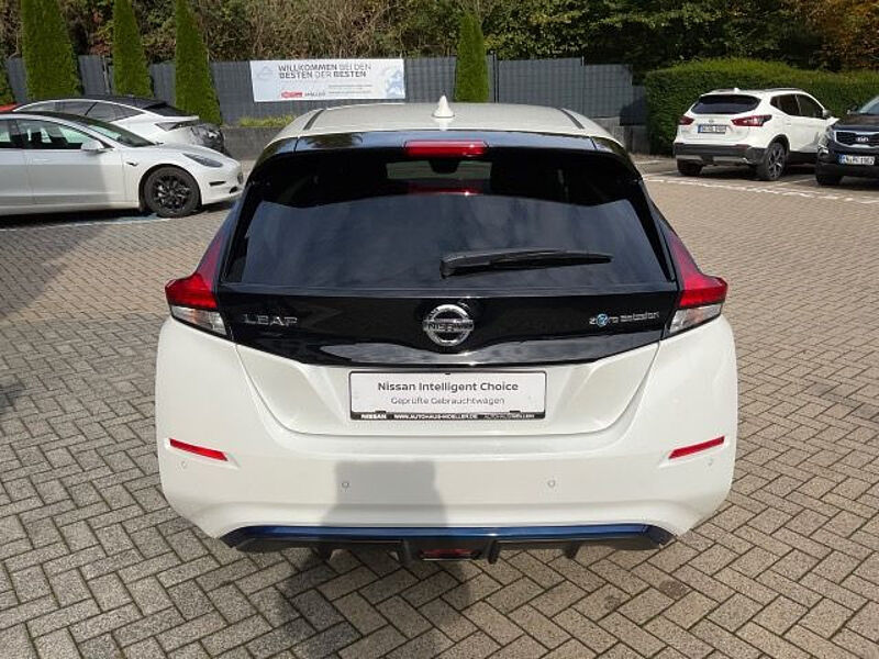 Nissan Leaf 40kWh Tekna Leder SH BOSE Navi AVM ProPilot