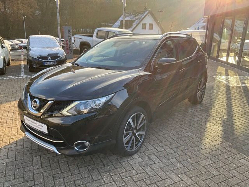 Nissan Qashqai 1.2 DIG-T Tekna Navi PGD Safety AVM 19'