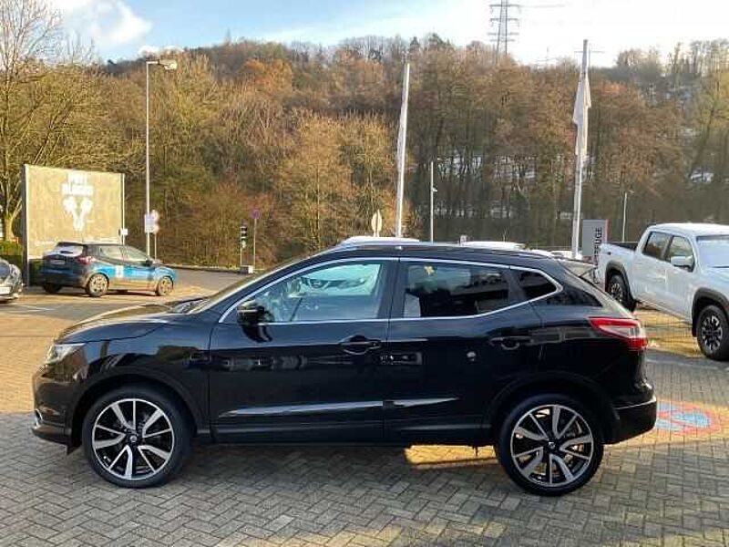 Nissan Qashqai 1.2 DIG-T Tekna Navi PGD Safety AVM 19'