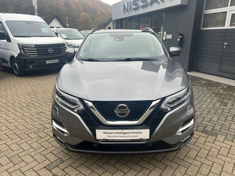 Nissan Qashqai 1.3 DIG-T N-Connecta PGD SH AVM Navi LED