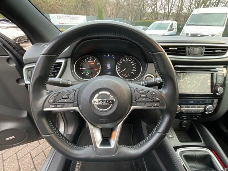 Nissan Qashqai 1.3 DIG-T Tekna+ Leder AVM Navi BOSE PGD