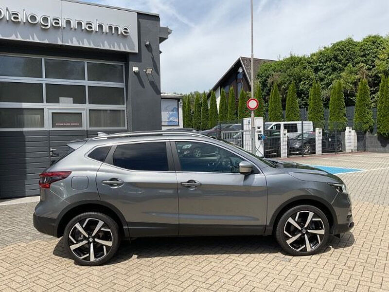 Nissan Qashqai 1.6DIG-T Tekna+ Nappa-Leder BOSE Navi 1H